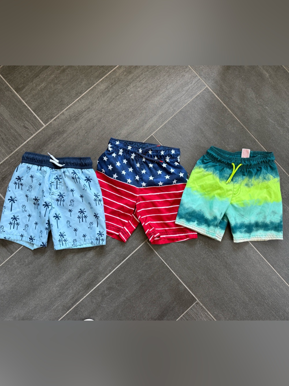 Cat & Jack Boys set of 3 - Bluey, USA Flag & Green Ombre Swim Trunks - size 4T